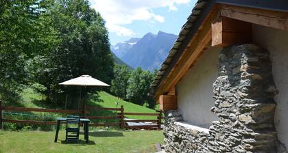 Chalet avec beau jardin