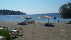 Chaise longue, serviettes de plage