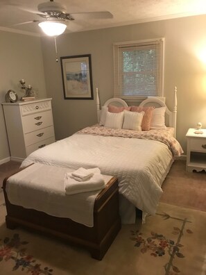 3 bedrooms, iron/ironing board, free WiFi, bed sheets