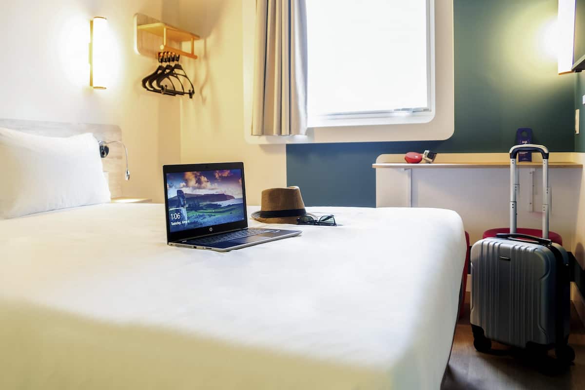 Desk, blackout drapes, free WiFi, bed sheets