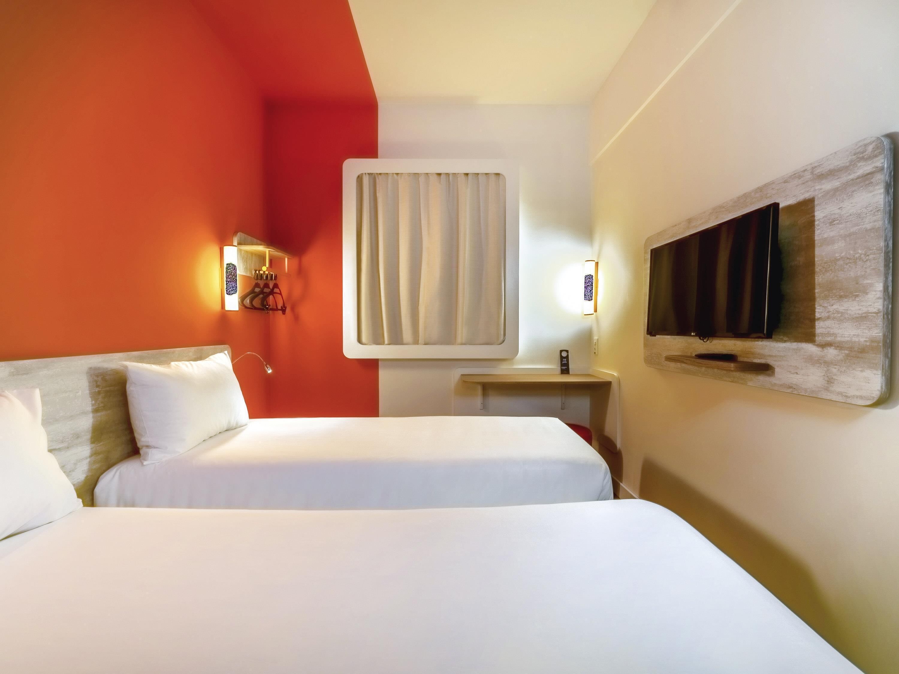 Bureau, rideaux occultants, Wi-Fi gratuit, draps fournis