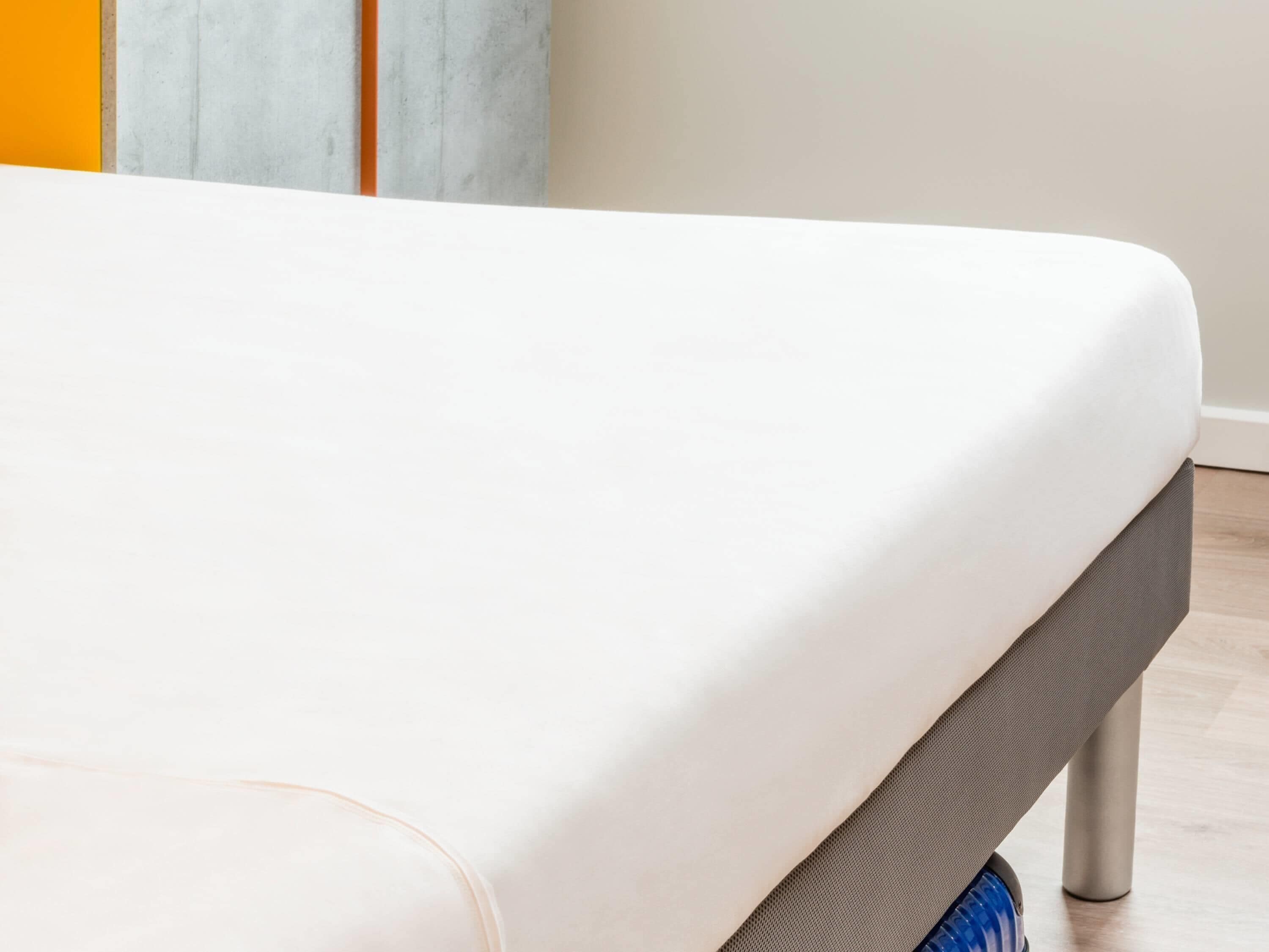 classic room, 1 double bed | desk, blackout curtains, free wifi, bed sheets