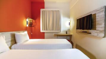 Habitación estándar, 2 camas individuales | Escritorio, cortinas opacas, wifi gratis y ropa de cama