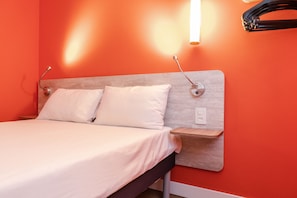 Classic Room, 1 Double Bed | Desk, blackout drapes, free WiFi, bed sheets