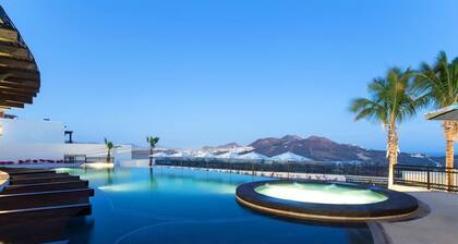 Uusi MUST LOOK 3Brm3 Bath Incredible Views Golf Beach Ocean Resort Amentities