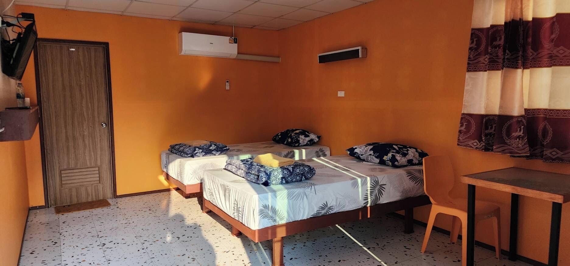 Minibar, laptop workspace, blackout curtains, free WiFi