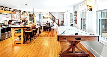 FaLL Western Mass Getaway-Airhockey-Hot tub-Firepit