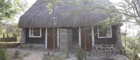 Vista frontal de la propiedad