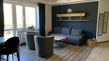 Apartment (13) | Living area | Flat-screen TV