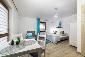 Basic Triple Room (1) | Free WiFi, bed sheets