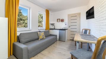 Classic Double Room (7) | Free WiFi, bed sheets