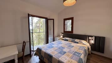 Minibar, individually furnished, desk, soundproofing