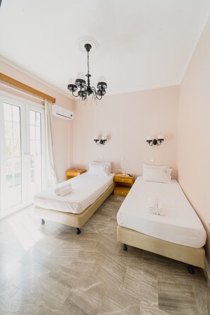 1 bedroom, iron/ironing board, internet, bed sheets - Babylonia (Superior apartment garden view ) n14 (Poros,Cephalonia)