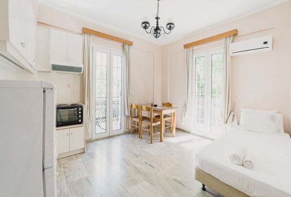 1 bedroom, iron/ironing board, Internet, bed sheets