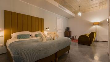 Superior Apartment | In-room safe, desk, blackout drapes, iron/ironing board