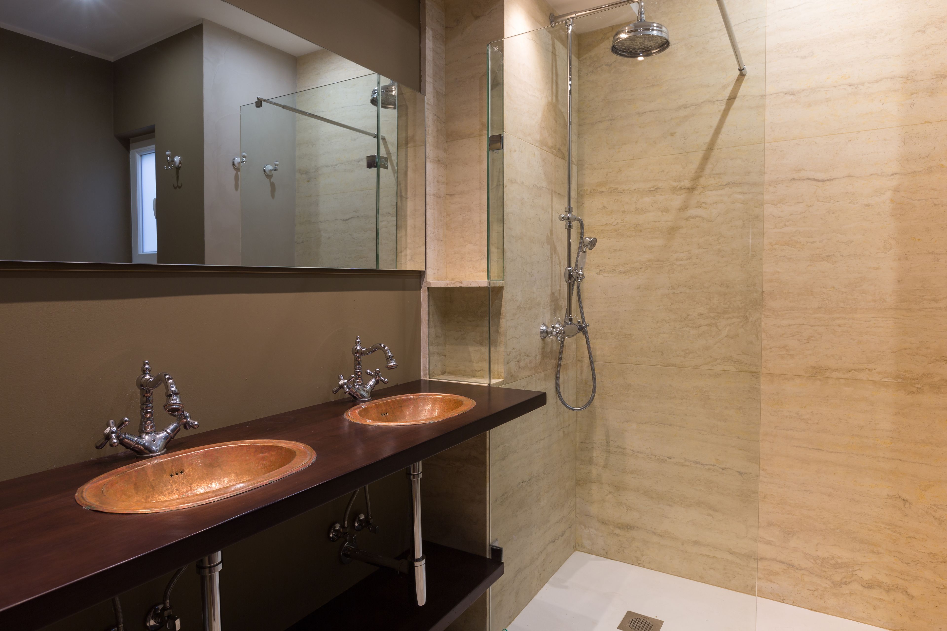 Studio | Bathroom | Shower, rainfall showerhead, hair dryer, slippers