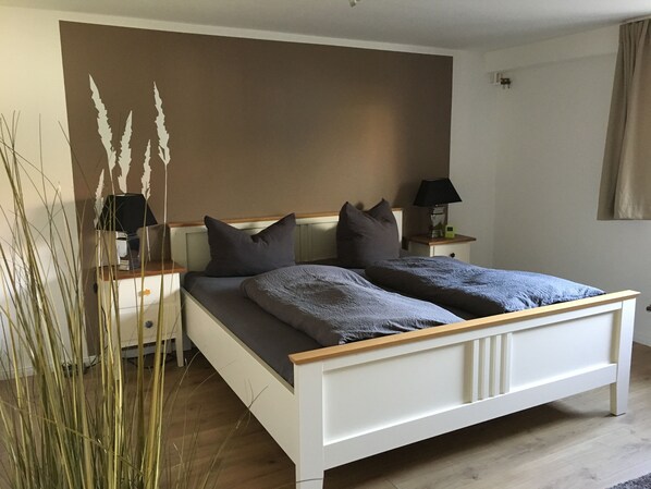 Departamento (Hinnerk) | Decoración personalizada, muebles diferentes y wifi gratis