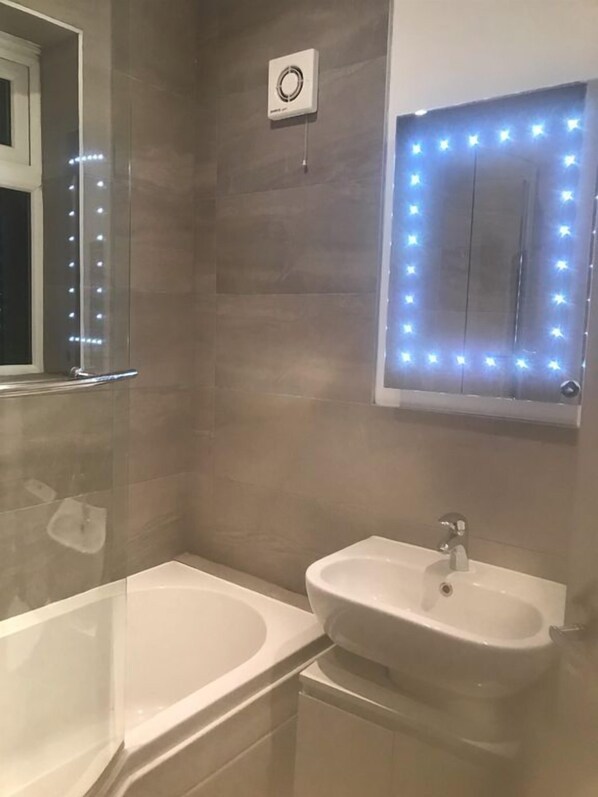 Deluxe-Haus, Parkblick | Badezimmer