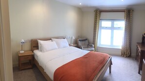 Deluxe Double Room | Iron/ironing board, WiFi (free), bed sheets - Newell Restaurant & Rooms (Sherborne)