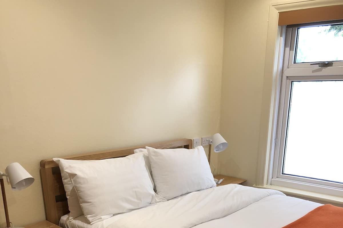 Iron/ironing board, WiFi (free), bed sheets