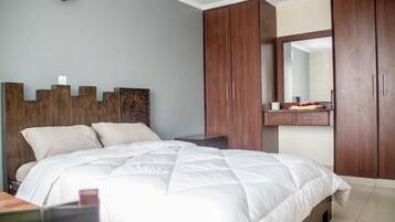 Rumah, 4 kamar tidur | Setrika/meja setrika, tempat tidur bayi gratis, dan Wi-Fi gratis