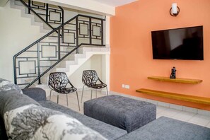 Hus - 4 sovrum | Vardagsrum | Smart-tv