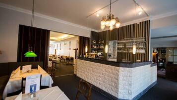 Bar (in der Unterkunft)