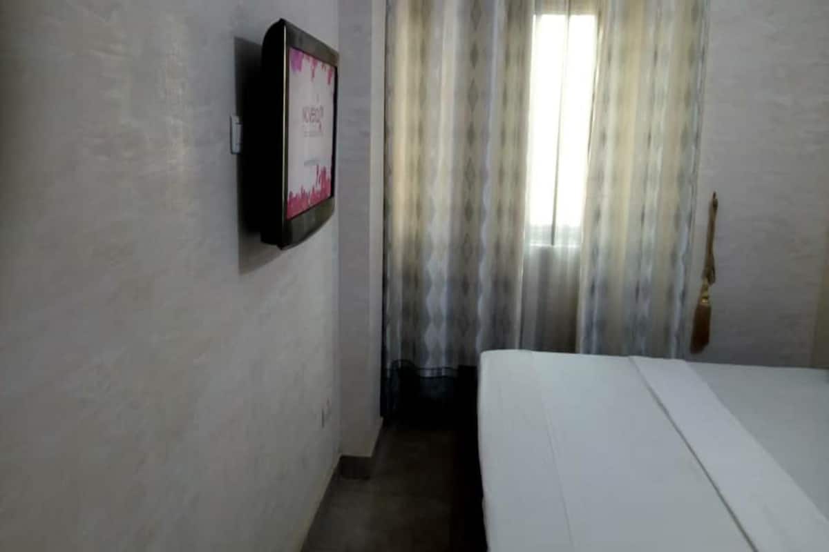 Double Room | Free cribs/infant beds, free WiFi, bed sheets