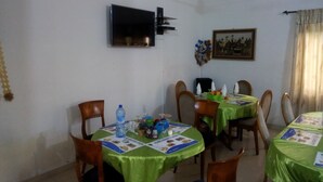 Free daily continental breakfast  - Aulnes Résidence Hôtel (Abomey-Calavi)