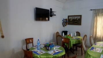 Free daily continental breakfast