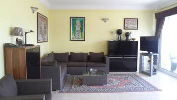 Apartment | Living room | TV