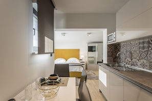 Appartement, accès piscine | Cuisine privée