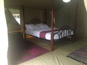 Ropa de cama de alta calidad, colchones viscoelásticos, escritorio