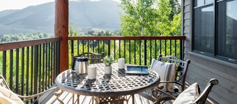 Avant-poste: Grand View 5240