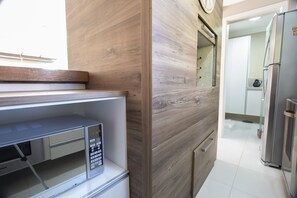 Appartamento | Cucina privata | Frigorifero, microonde, forno, piano cottura