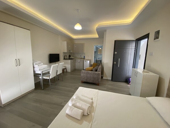 Estudio | 1 habitación, ropa de cama de alta calidad y escritorio