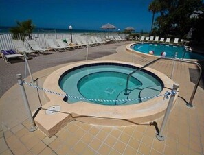Piscine extérieure, piscine chauffée