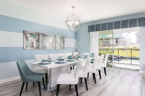 House | In-room dining