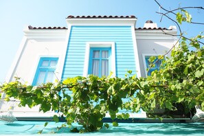 Exterior - Adabeyi Tenedos (Bozcaada)