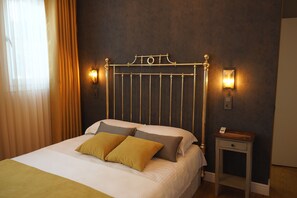 Traditional Double Room | Free WiFi, bed sheets - Adabeyi Tenedos (Bozcaada)