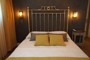 Traditional Double Room | Free WiFi, bed sheets - Adabeyi Tenedos (Bozcaada)