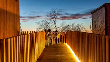 Familienzimmer (2 adults + 3 children) | Terrasse/Patio