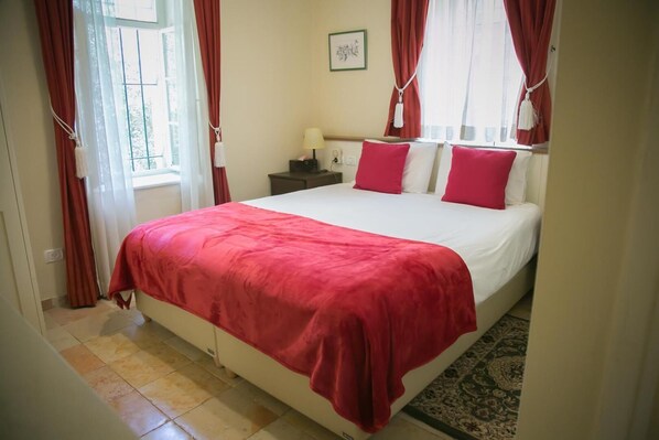 1 chambre, coffres-forts dans les chambres, ameublement personnalisé