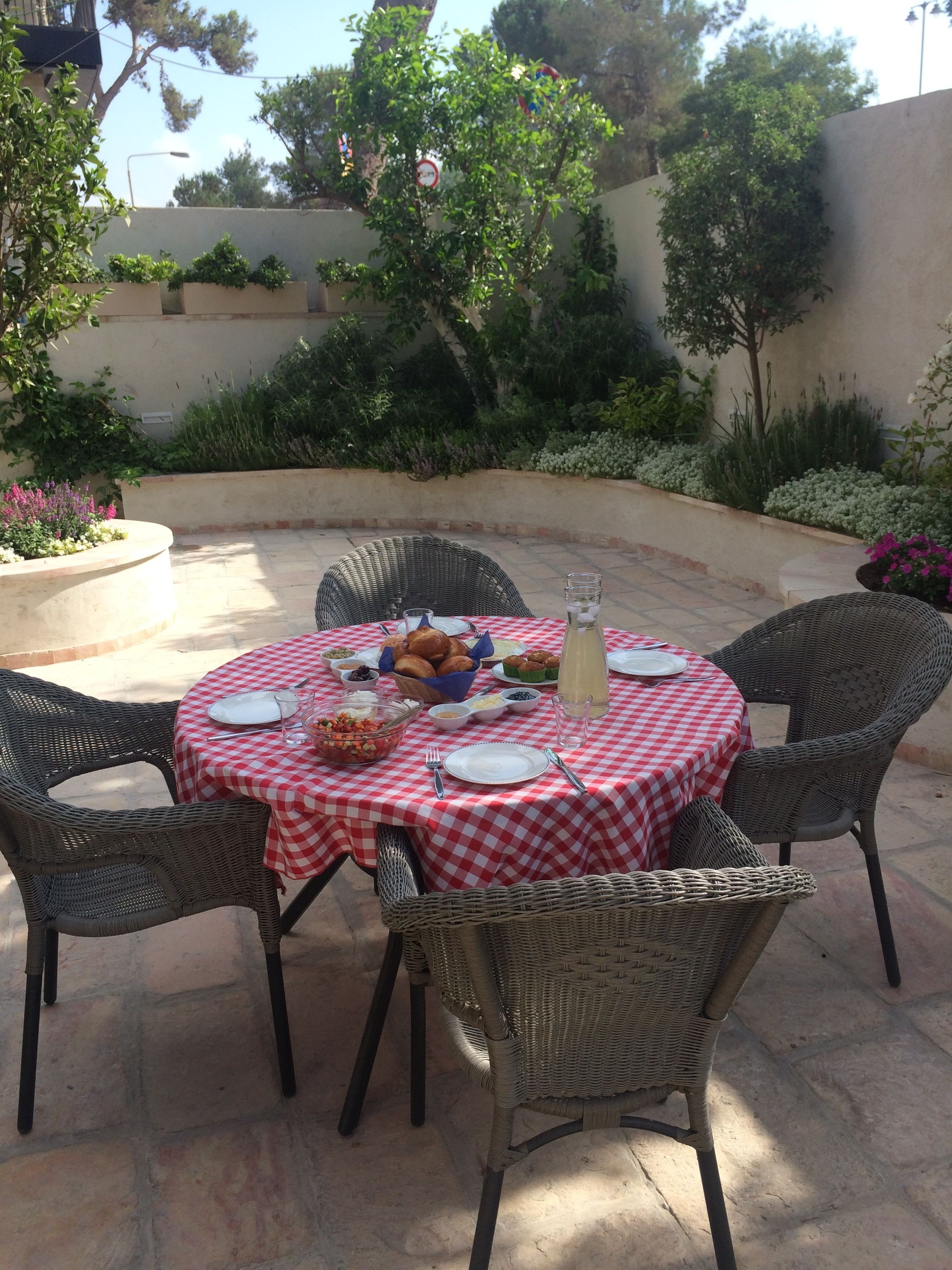 Free daily full breakfast 