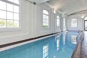 Pool - Sunlit City Fringe Apartment wth Heat Pump+Carpark (Auckland)