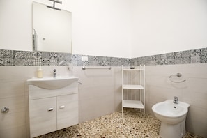 Bathroom - Bella Vista B&B (Noto)