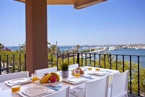 Outdoor dining - Apartamento Ciutadella 1 (Puerto de Alcudia)