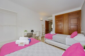 4 bedrooms, iron/ironing board, free WiFi, bed sheets - Apartamento Ciutadella 1 (Puerto de Alcudia)