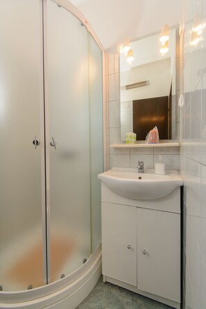 Badezimmer | Handtücher, Seife, Toilettenpapier