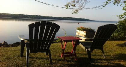 Long Reach Retreat Cottage , Prince Edward County , 36 km from Sandbanks